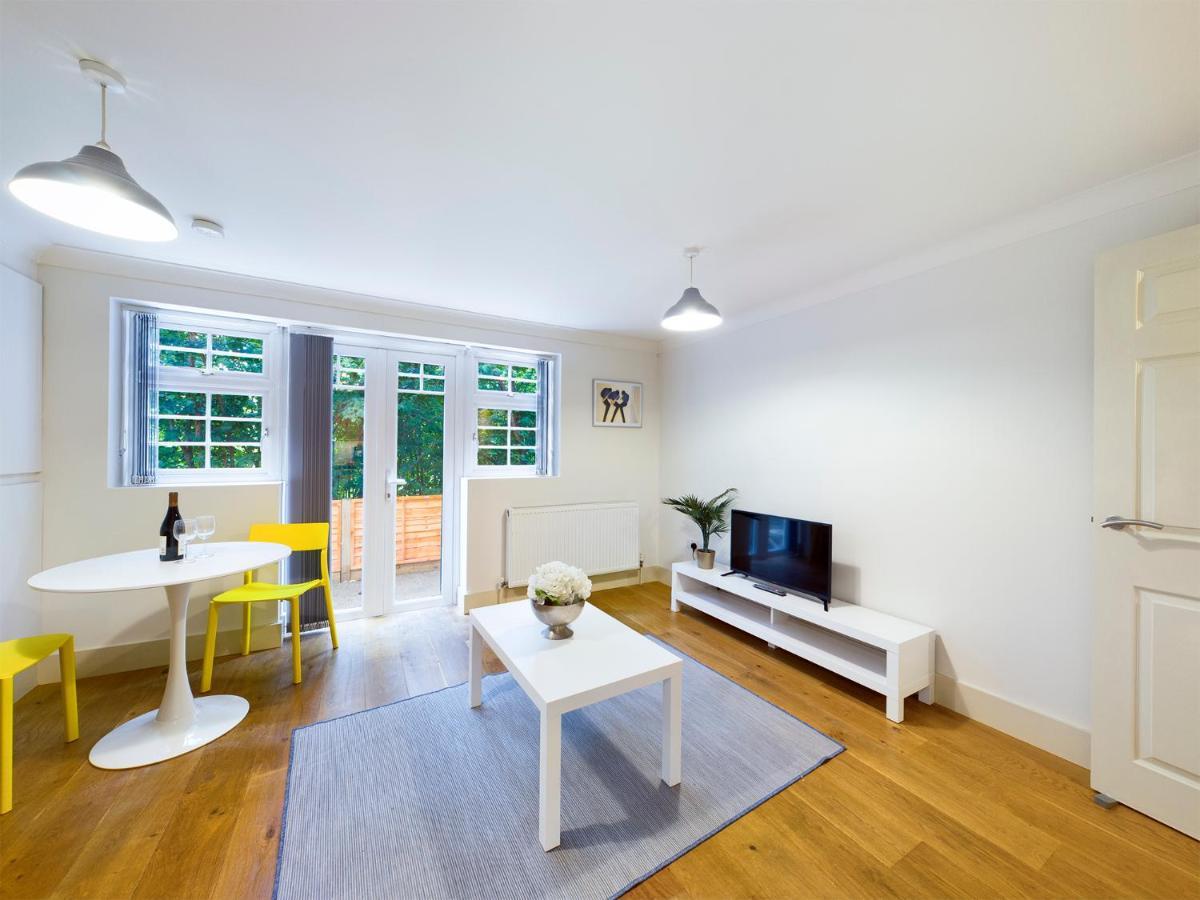 Redhill Town Centre By Livingo Apartment Redhill (Surrey)