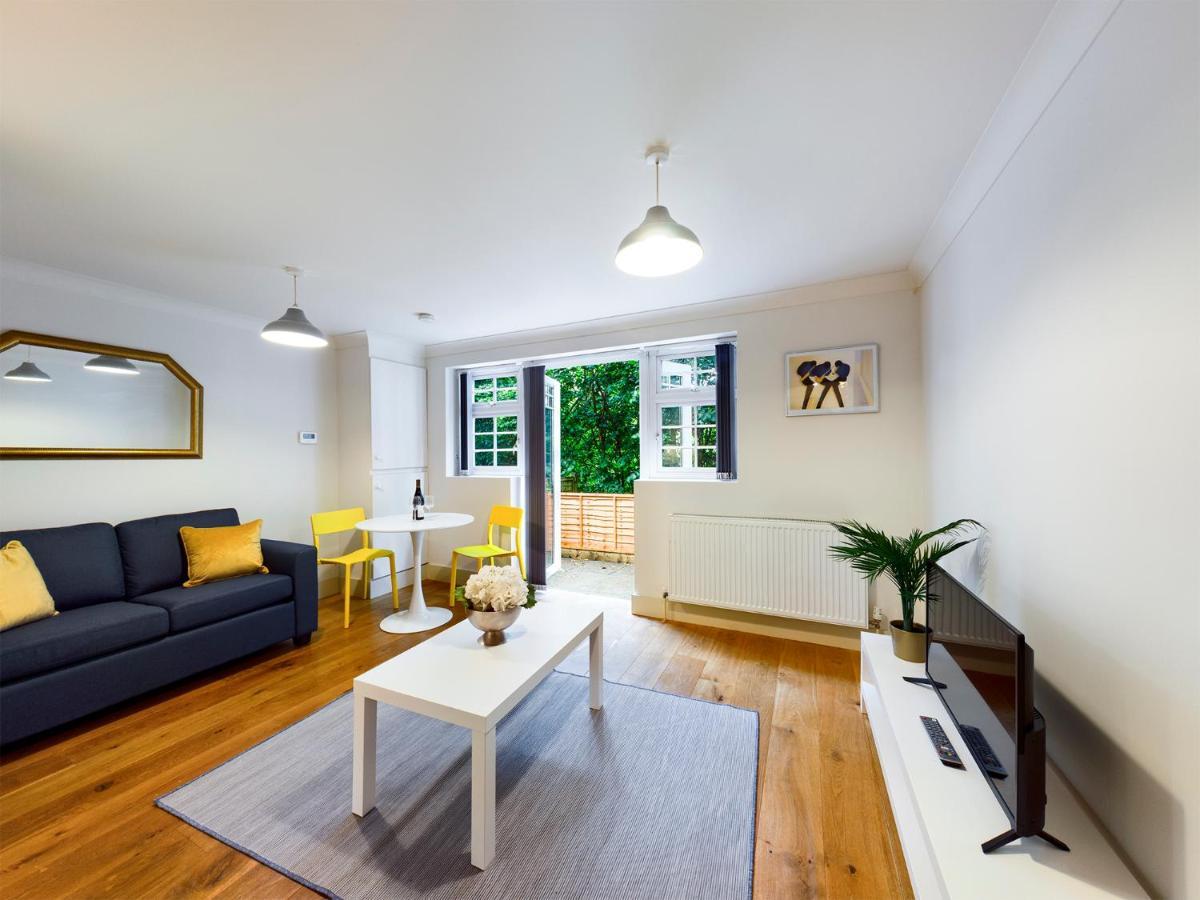 Redhill Town Centre By Livingo Apartment Redhill (Surrey)